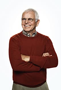 How tall is William Devane?